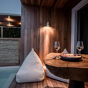  Aparthotel King's & Queen's - With Private Pool